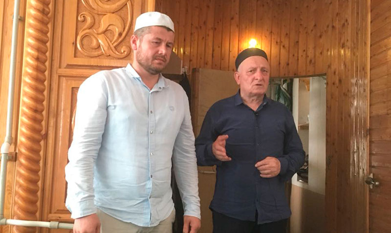Багавдин Газиев слева