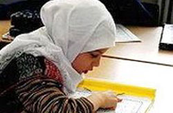 Руководство пыталось заставить её снять платок, но увы…